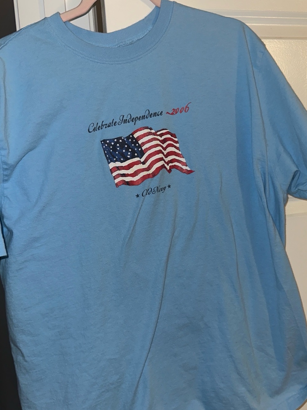 Old Navy Light Blue Men’s Short-Sleeve Graphic T-Shirt